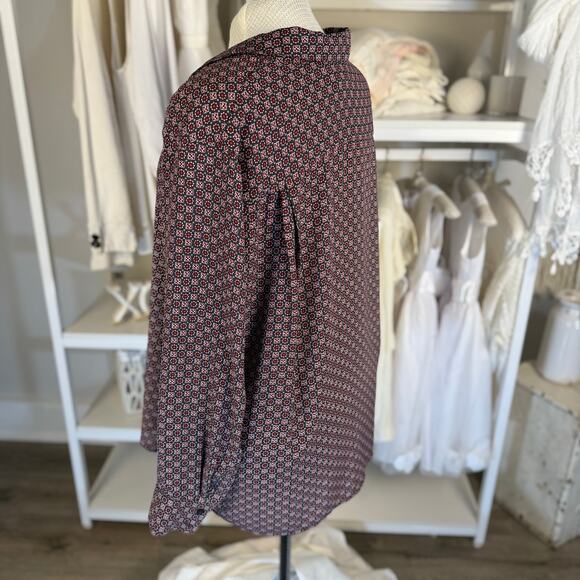 Chelsea & Theodore Women's Size 2XL Black & Red Geometric Button Up Blouse #3549 - Picture 3 of 10